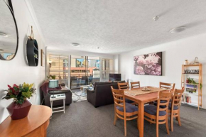 Amazing Astor Apartment ~ 5 mins Brisbane CBD
